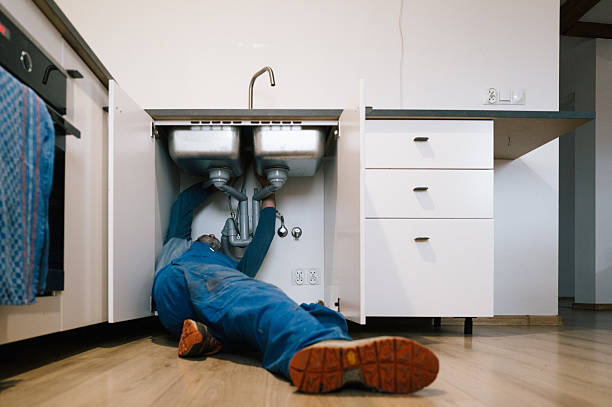 Professional Leak Detection technician working in Rogers, OH
